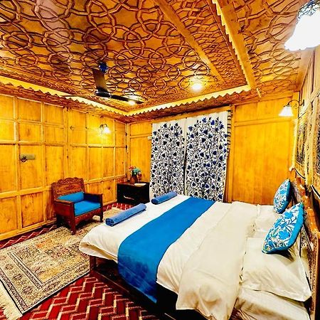 New Zealand Group Of Houseboats Hotel Srīnagar Buitenkant foto