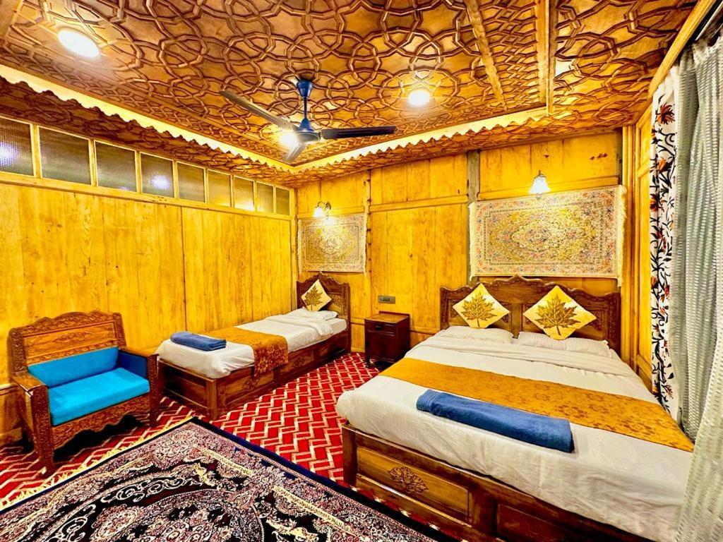 New Zealand Group Of Houseboats Hotel Srīnagar Buitenkant foto