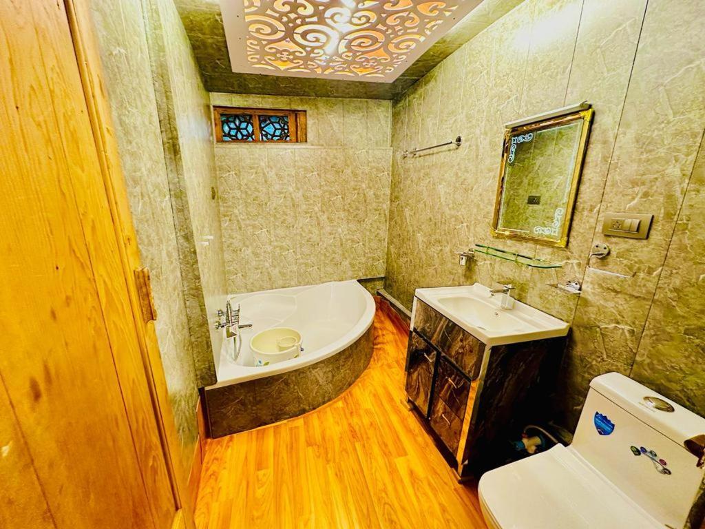 New Zealand Group Of Houseboats Hotel Srīnagar Buitenkant foto
